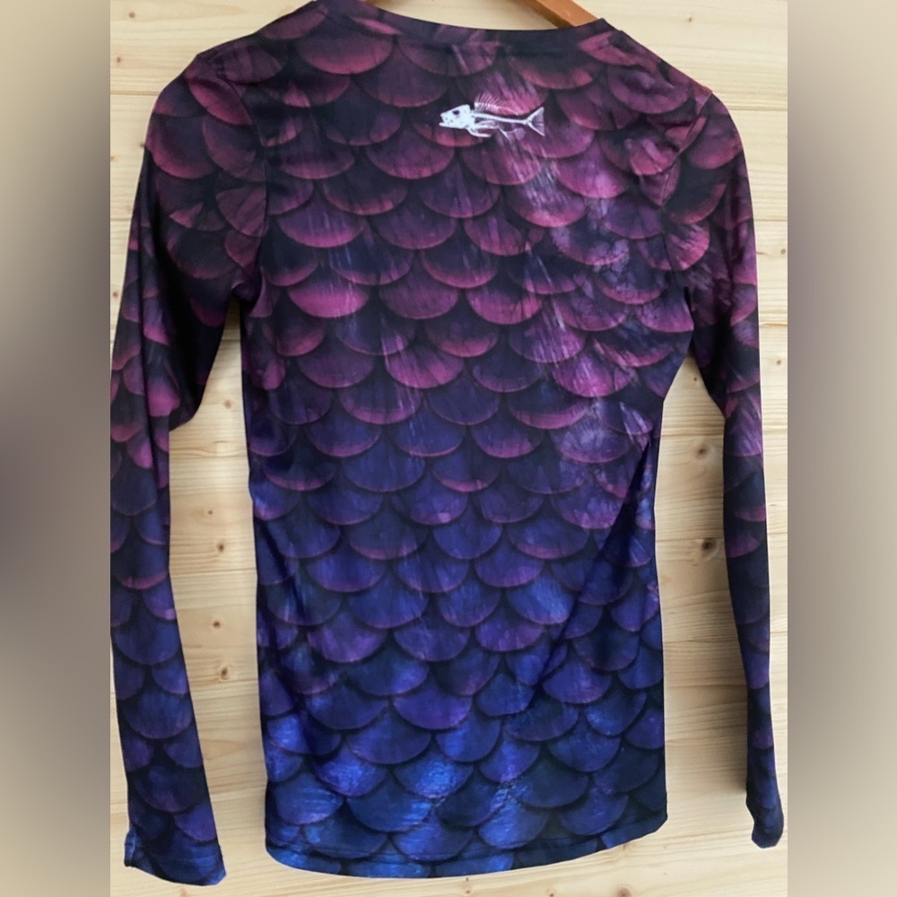 BONES OUTFITTERS Purple Royal Scales Women’s Small Long Sleeve UPF50+ Shirt - Picture 5 of 10